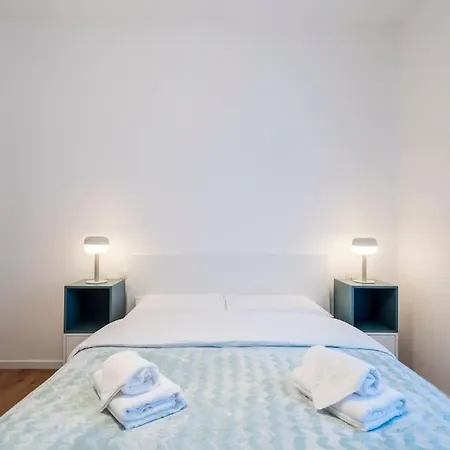 アパート Quadrilocale Metro5 Istria 3 Bedrooms ミラノ