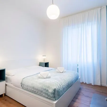 アパート Quadrilocale Metro5 Istria 3 Bedrooms ミラノ